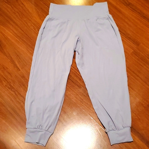 Athleta | Pants & Jumpsuits | Athleta Salutation Jogger Womens Gray ...